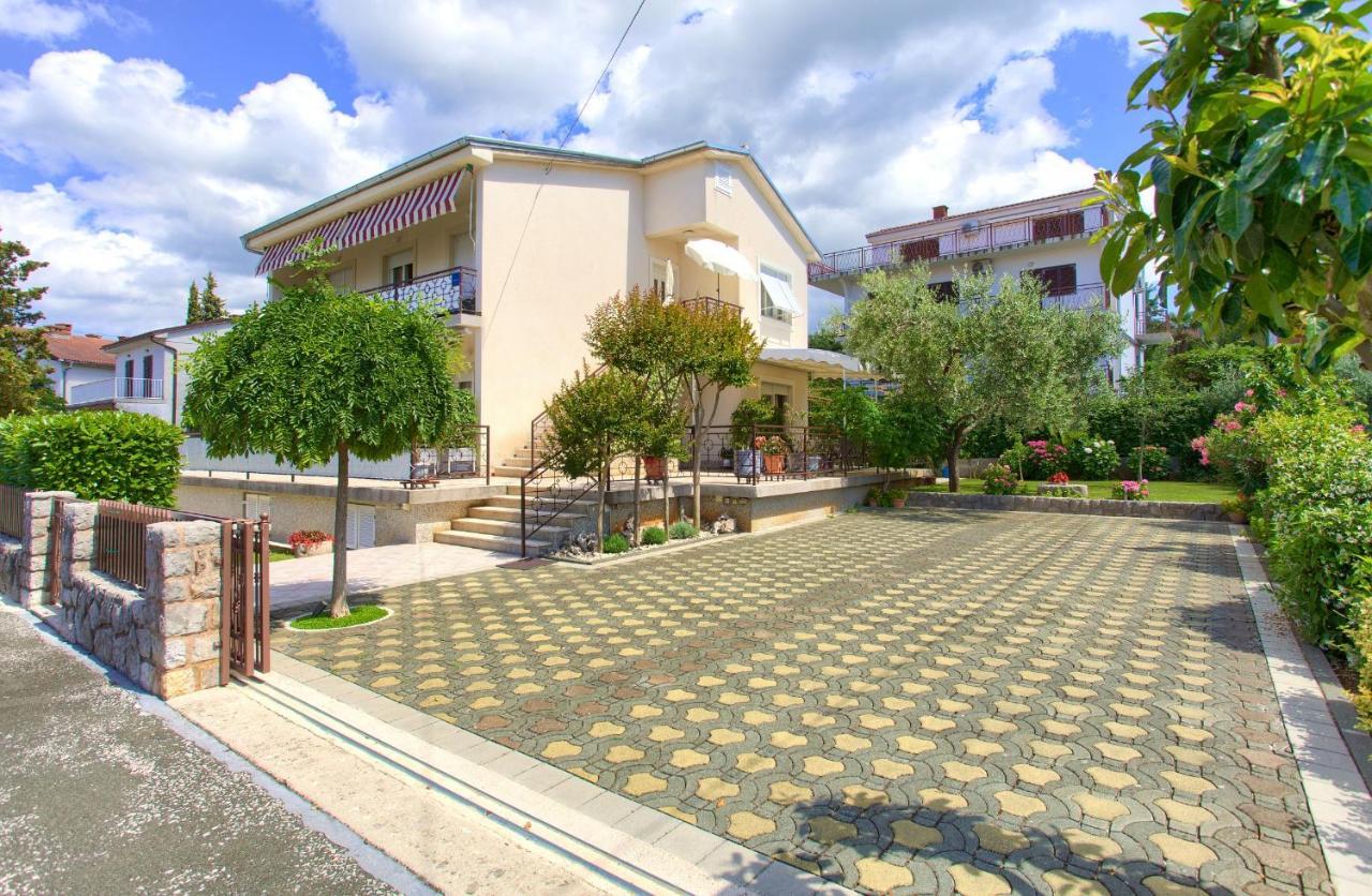 Apartments Jele Malinska Ngoại thất bức ảnh