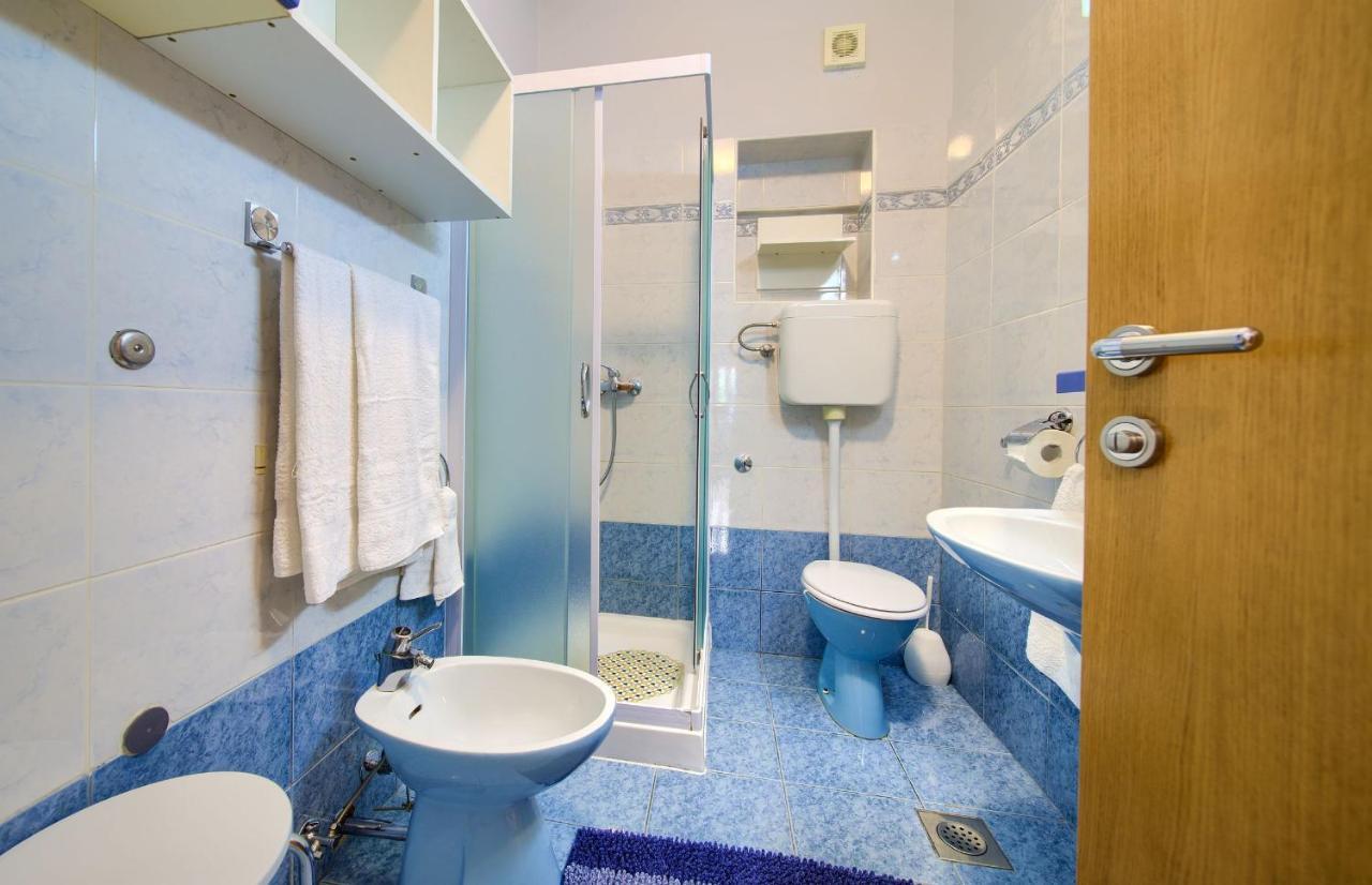Apartments Jele Malinska Ngoại thất bức ảnh
