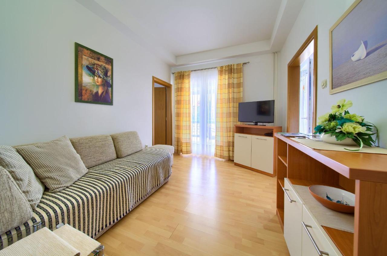 Apartments Jele Malinska Ngoại thất bức ảnh